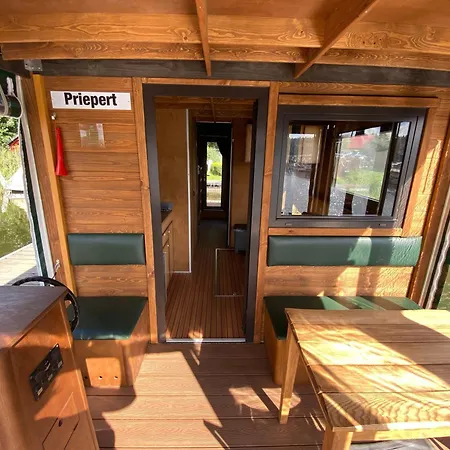 Hausfloss D9-1 * Priepert